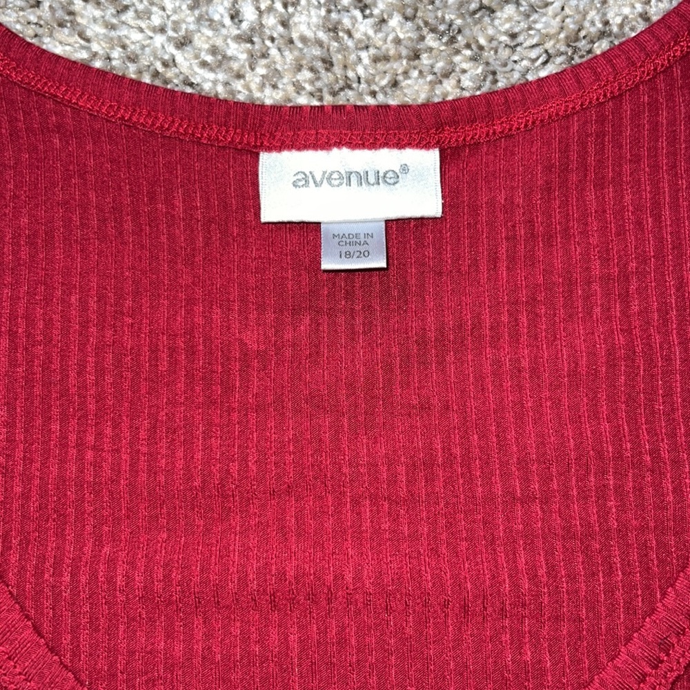 Avenue Ribbed Top - Picture 2 of 7